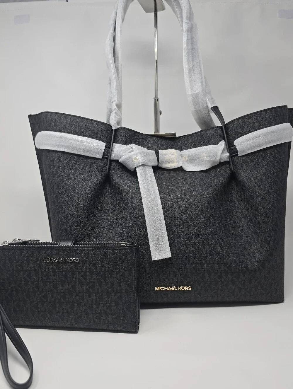 Michael Kors 4 Pcs NWT Shoulder Bag Satchel Wallet Pom Pom With Gift Box